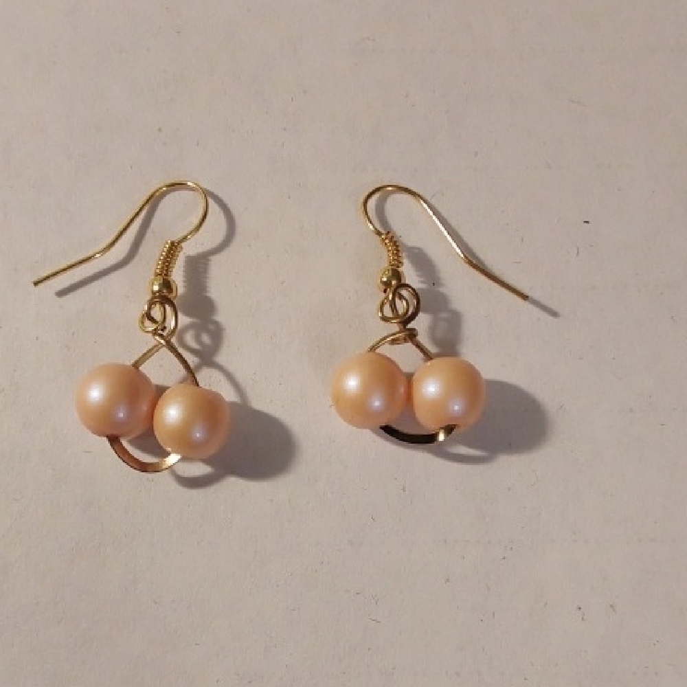 Elegant Peach and Gold Drop Earrings - Picture 2 of 2